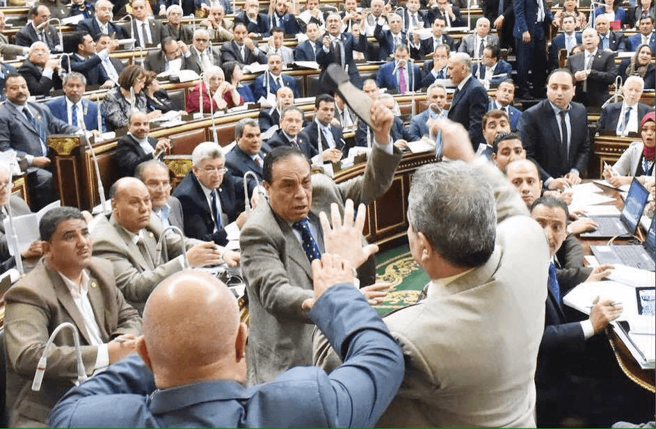 برلمان القراطيس والملاحيس في مصر
