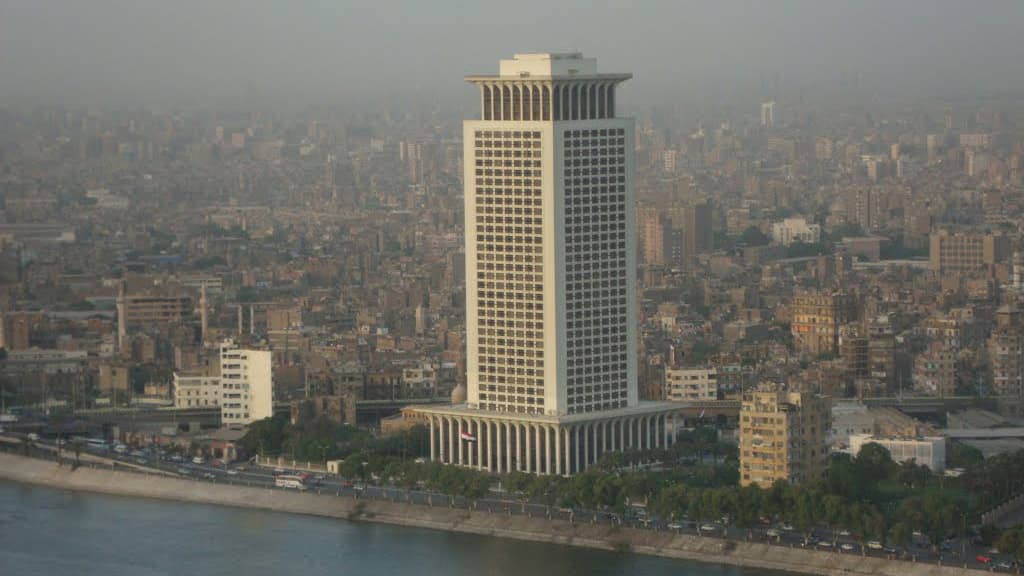 دولة على عتبة الفشل