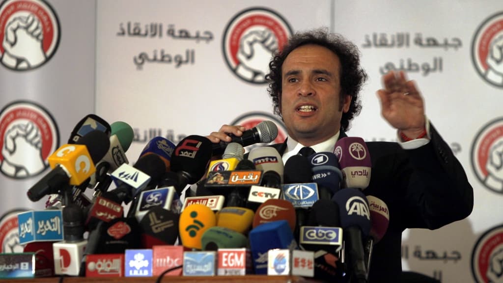 عمرو حمزاوي