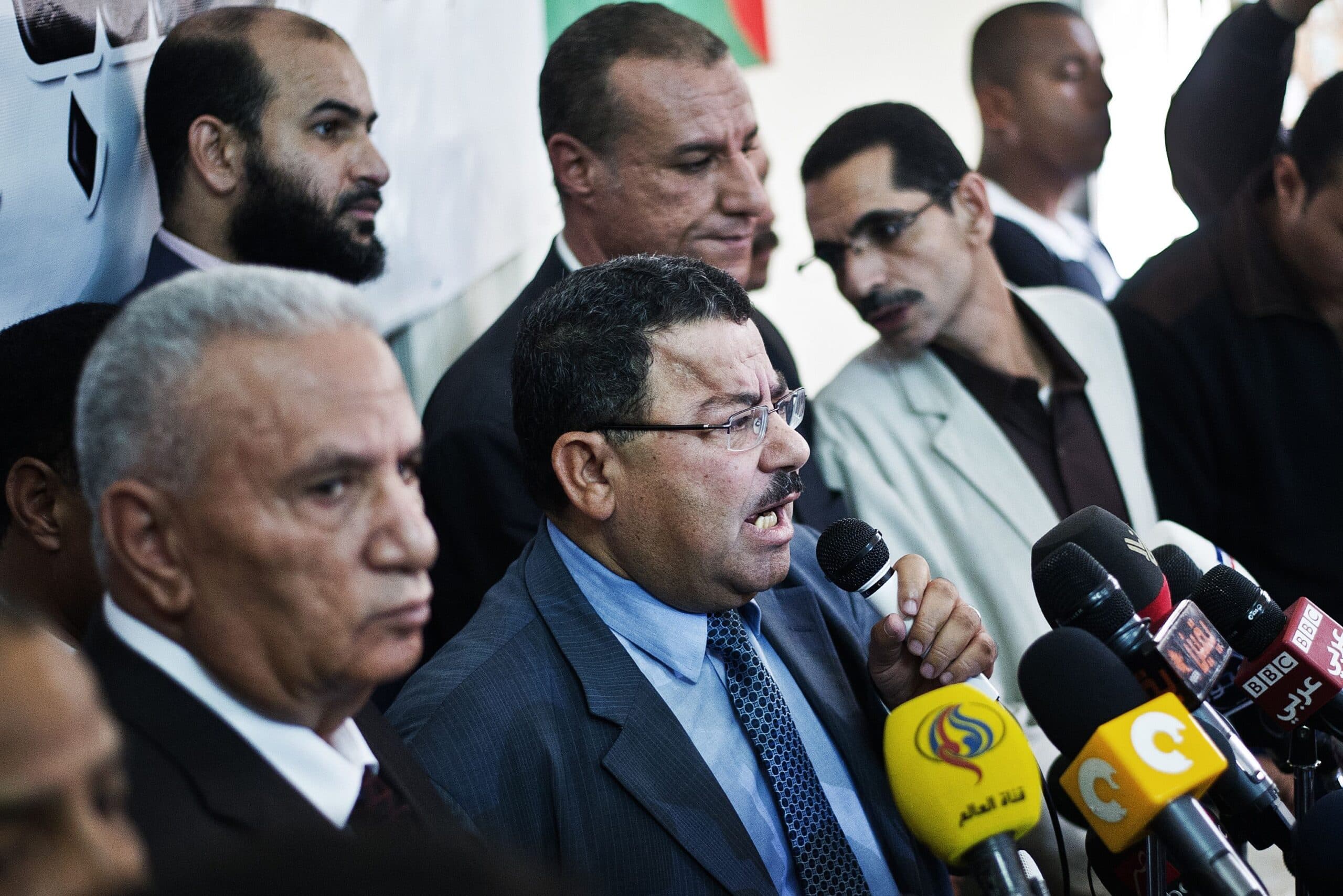 ثورة فى خطر ووطن فى مأزق