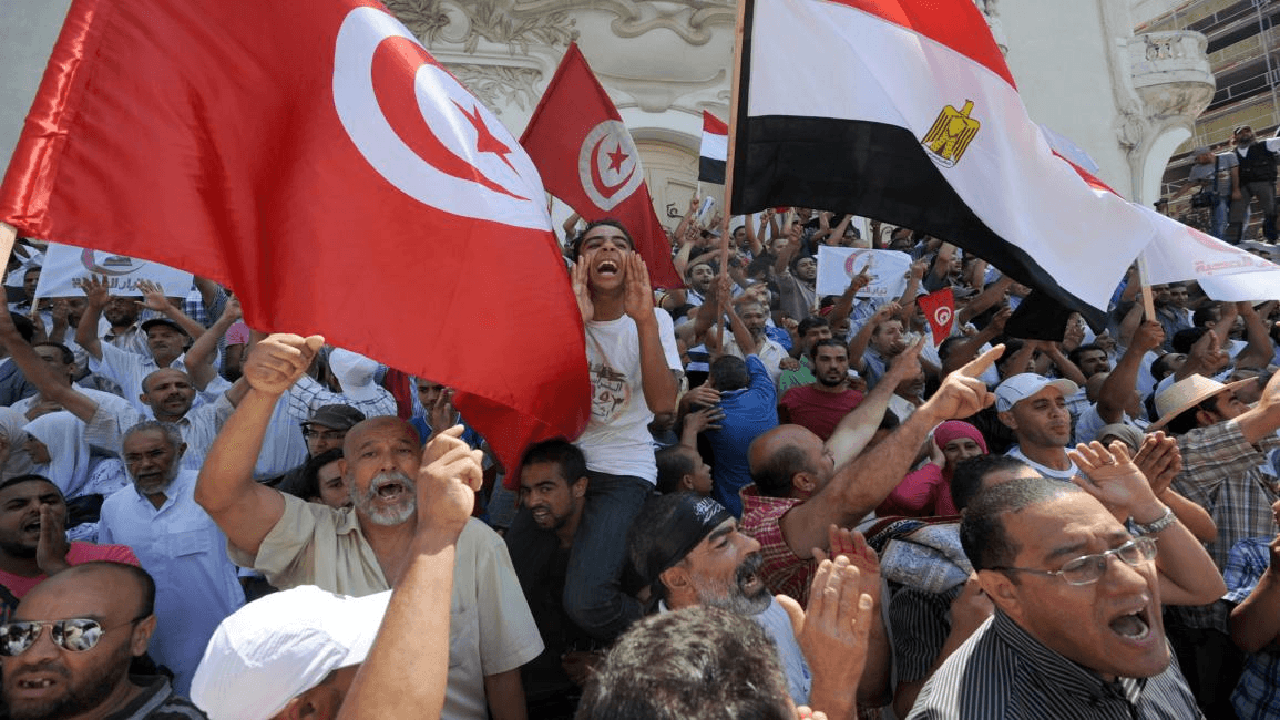 تونس ومصر.. ثورتان ومساران