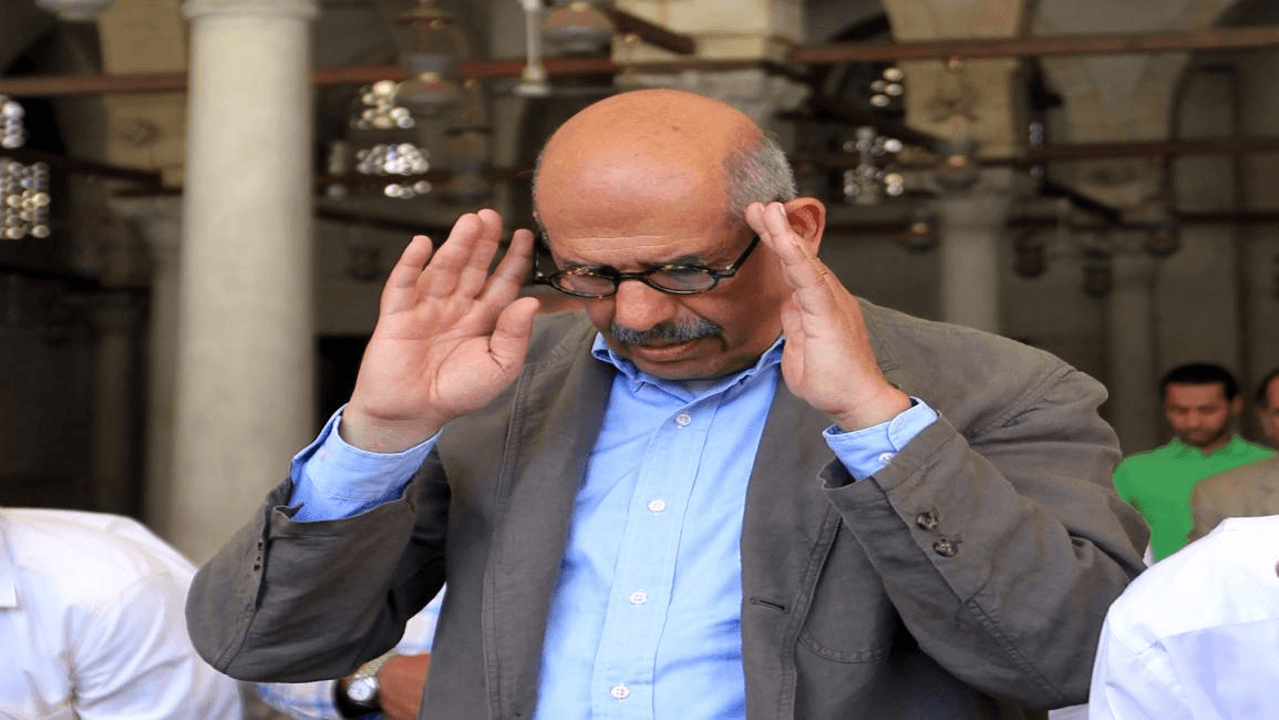 البرادعي.. مشاهد متناقضة ومواقف محيرة