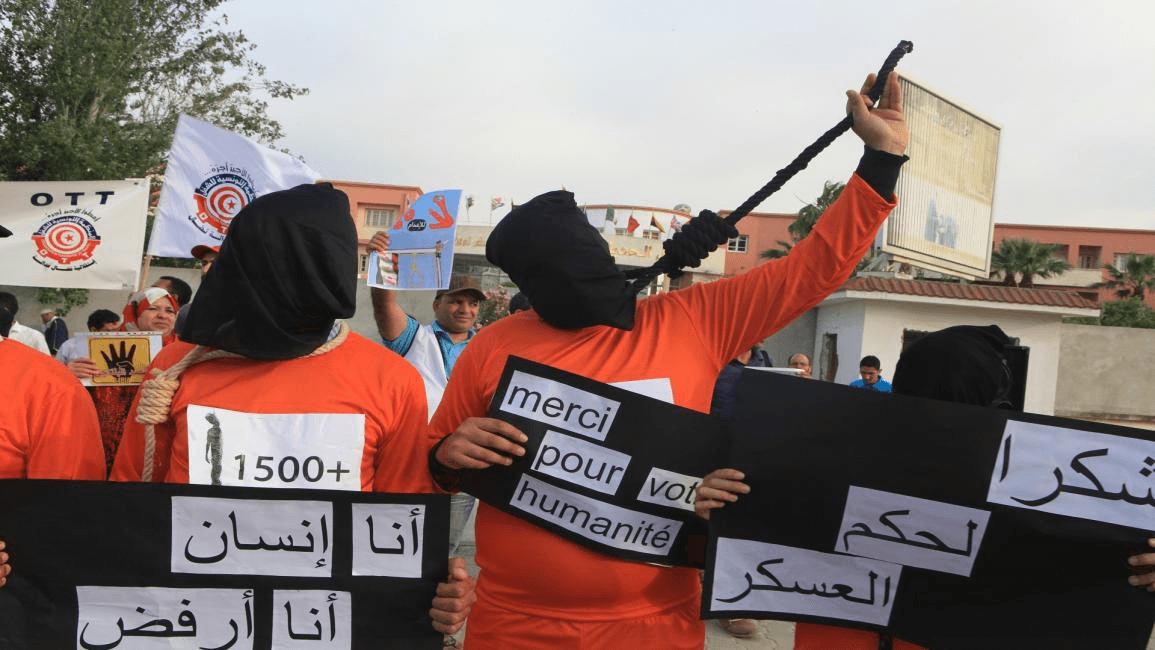 إلى البذلة الحمراء ولابسيها: الحق لا يموت