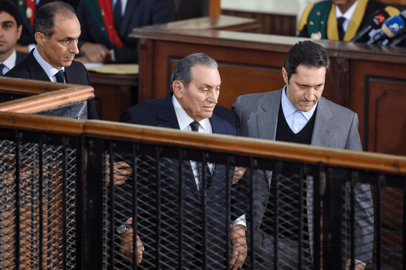 براءة مبارك المخلوع ومحاكمة الثورة